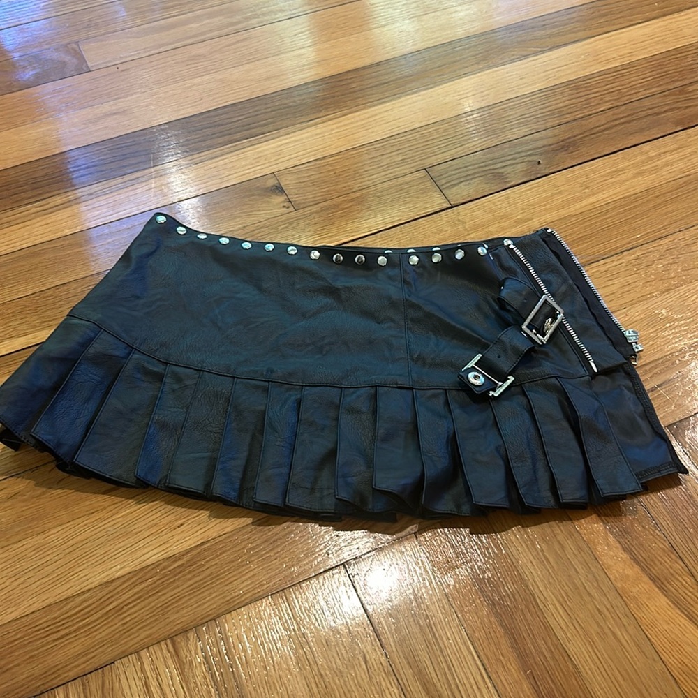 I am Gia miniskirt